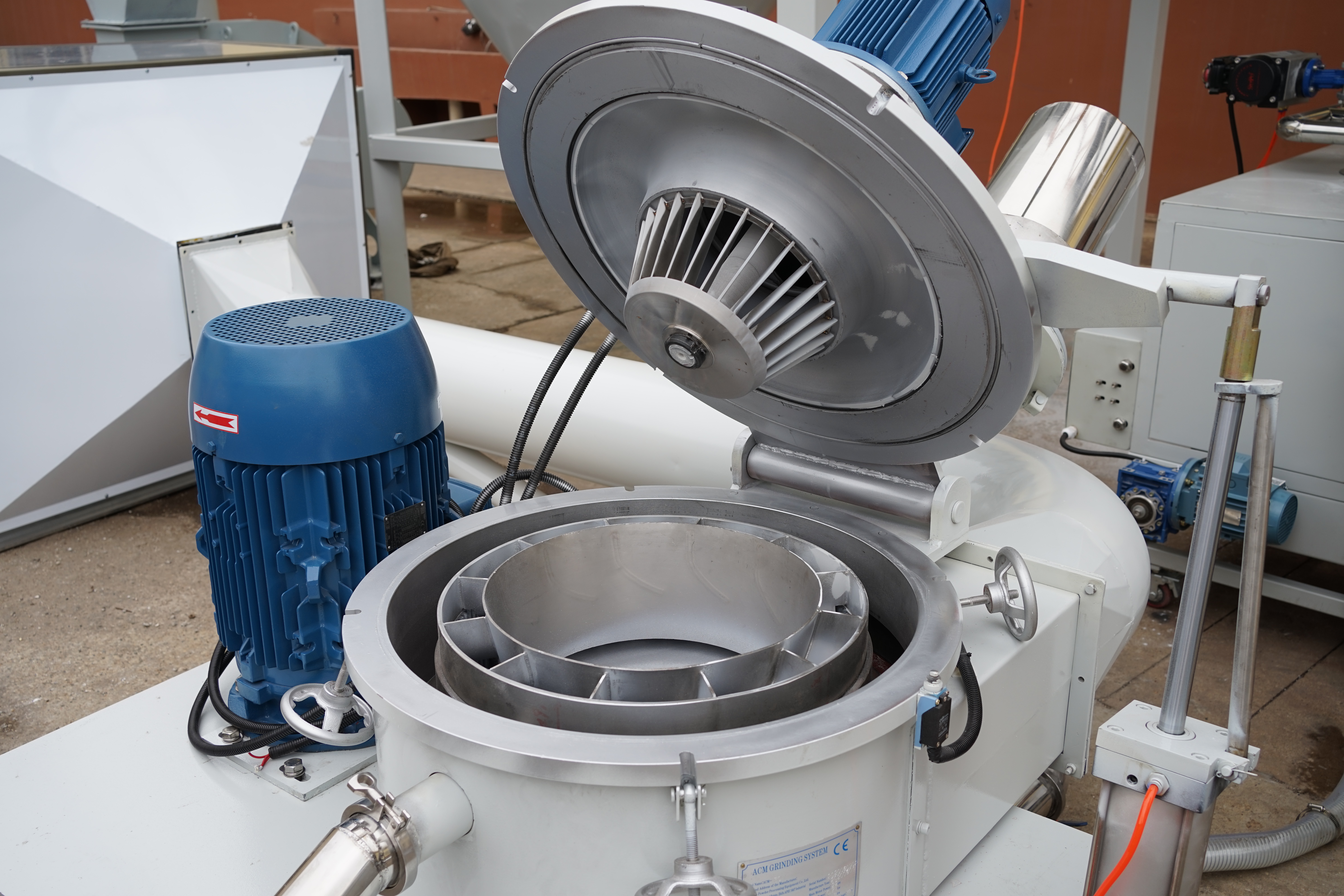 Dust Collecting 1000Kg Electrostatic Powder ACM MILL